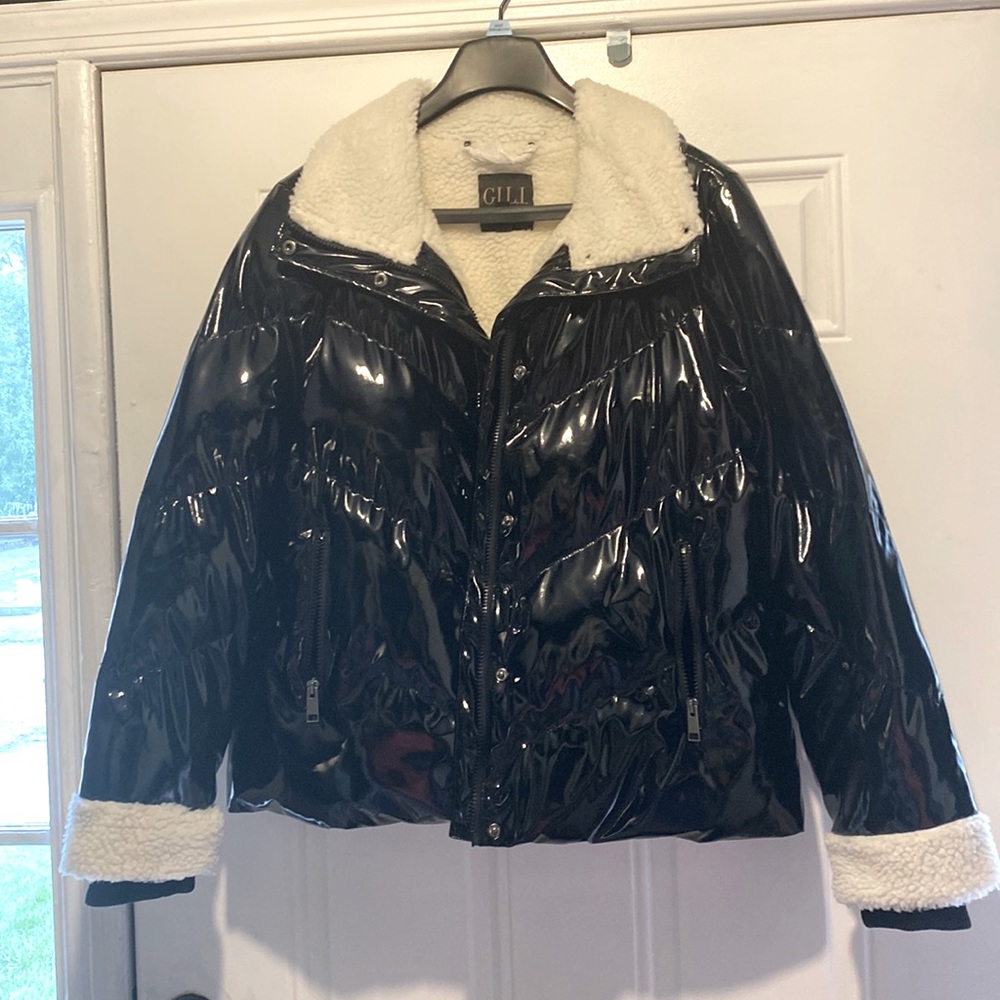 Beautiful Shinny Puffer Coat New*